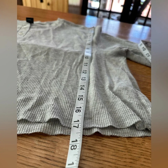 WILD FABLE NWOT quarter button gray lightweight cropped Henley 23” p2p - Picture 5 of 6